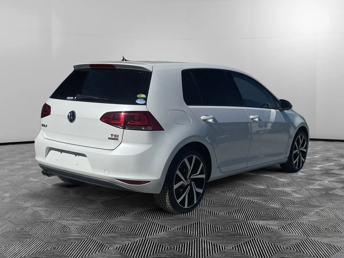 VW Golf DSG Highline Leather - Image 4