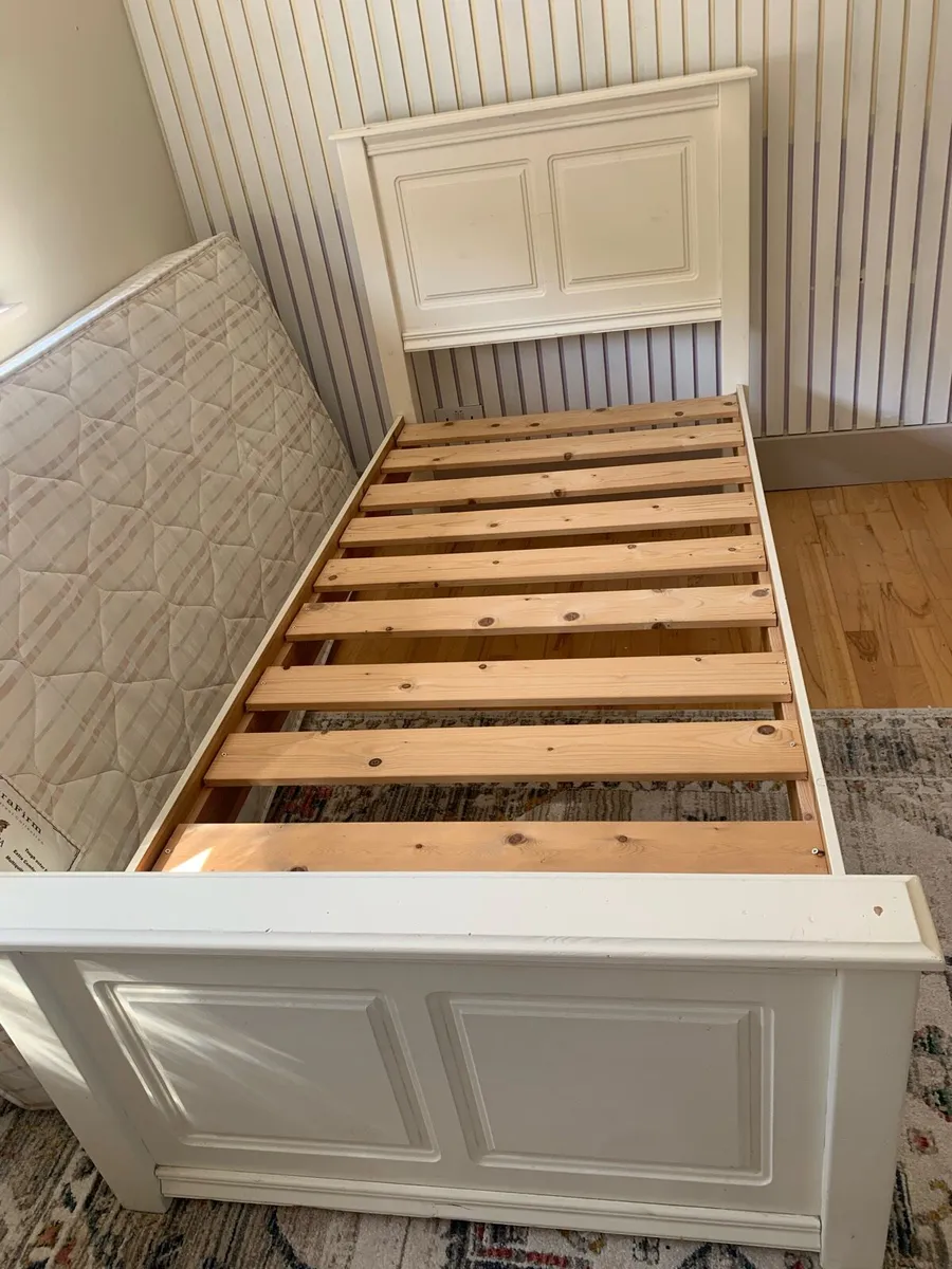 Solid wood single bed frame and mattress - Image 3