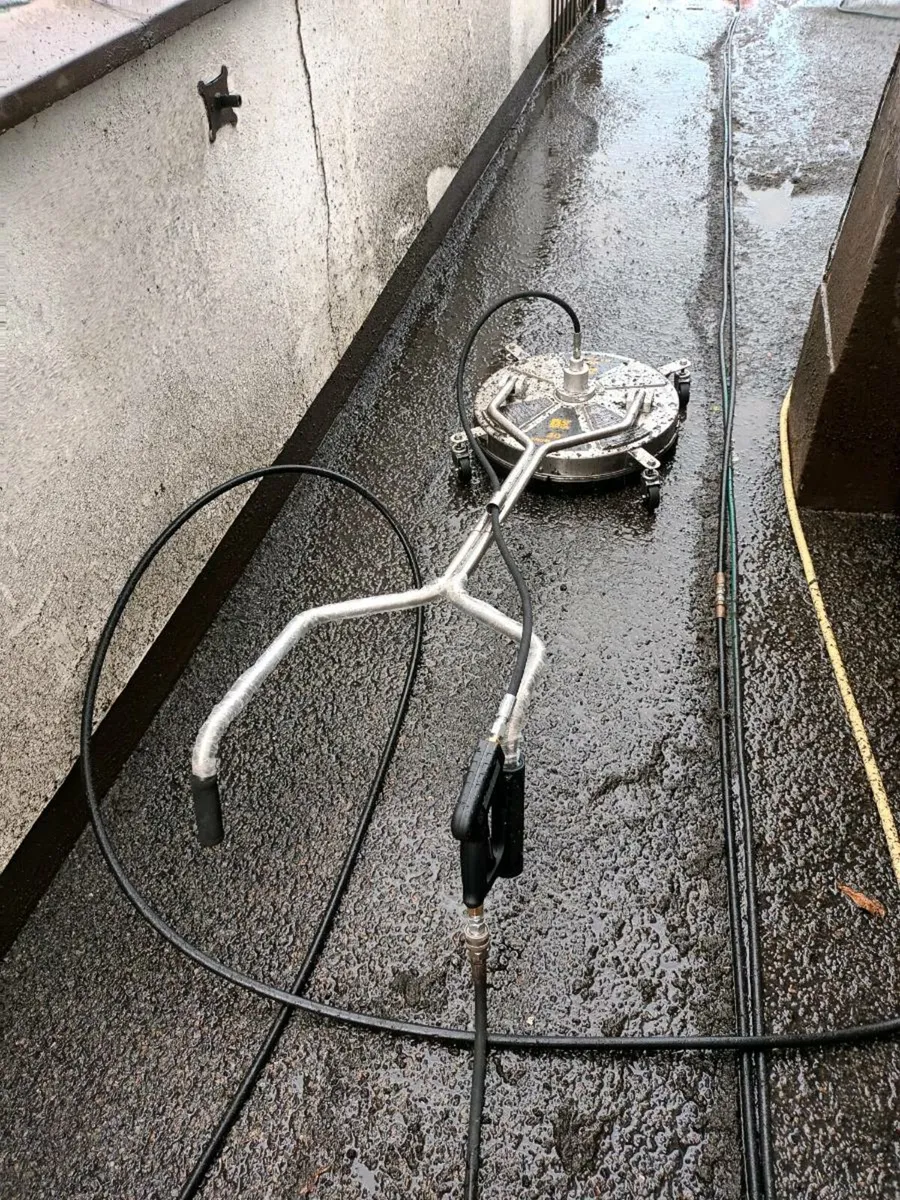 MIDLANDS  POWERWASHING SERVICES - Image 1