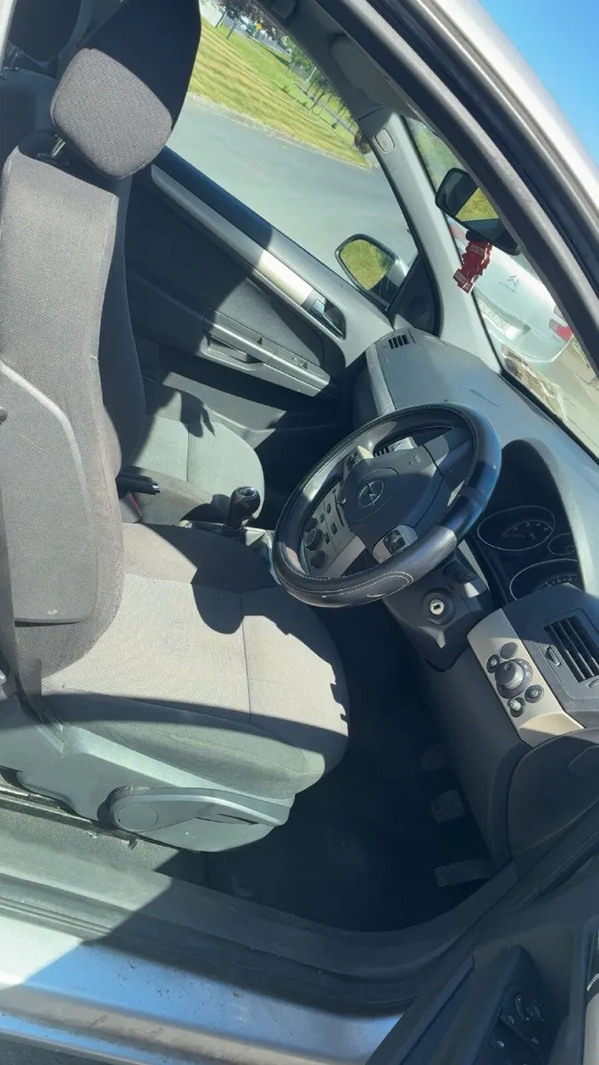 Opel Astra 2008 - Image 3