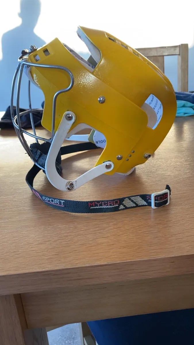 Hurling helmet - Image 2