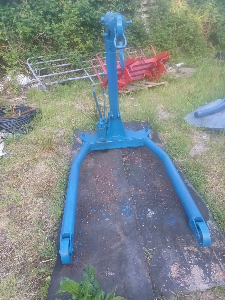 Engine Crane - Image 3