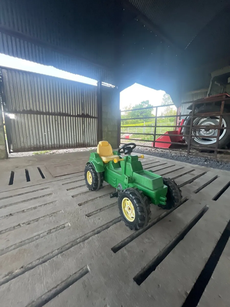 Toy tractor - Image 1