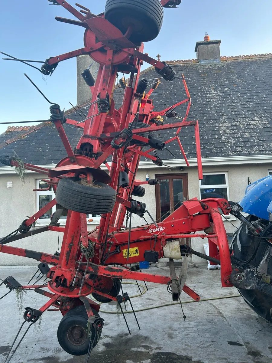 Kuhn 8 rotor Tedder GF8501 MH - Image 1