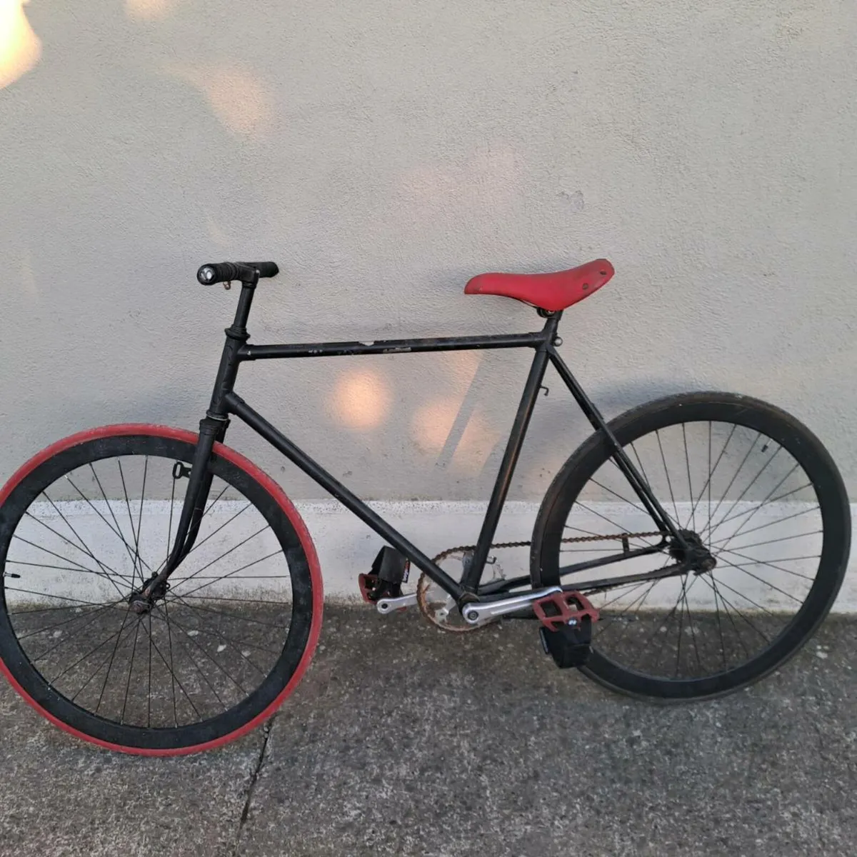 Old fixie bike - Image 1