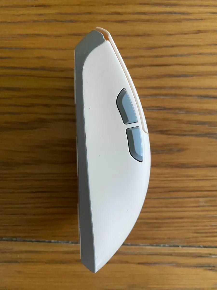 Darmoshark M3 Wireless Gaming Mouse - Image 2