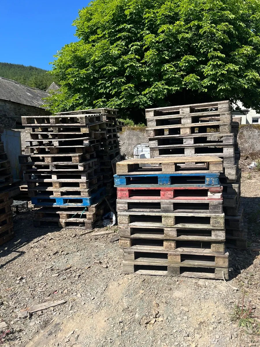 Wooden pallets - Image 3