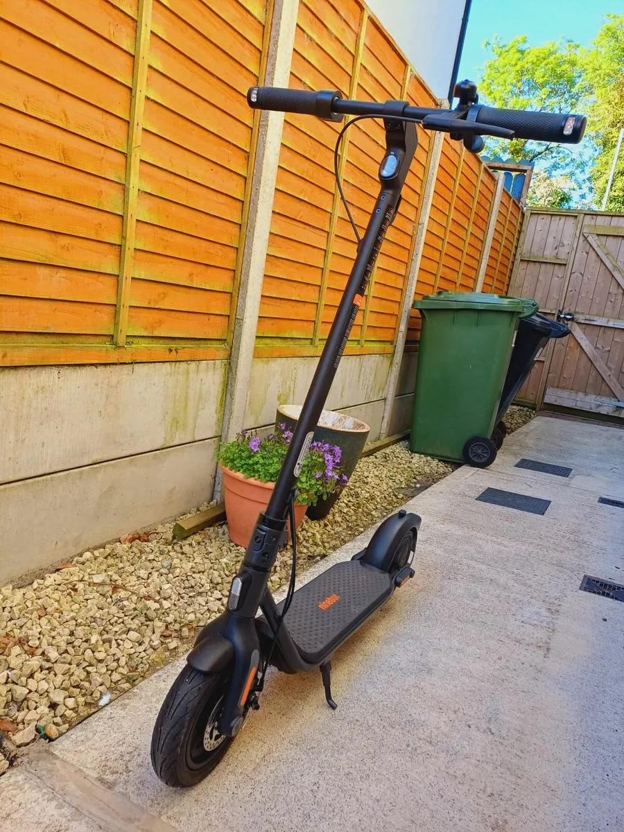 Segway-Ninebot Kickscooter F2 - Image 2