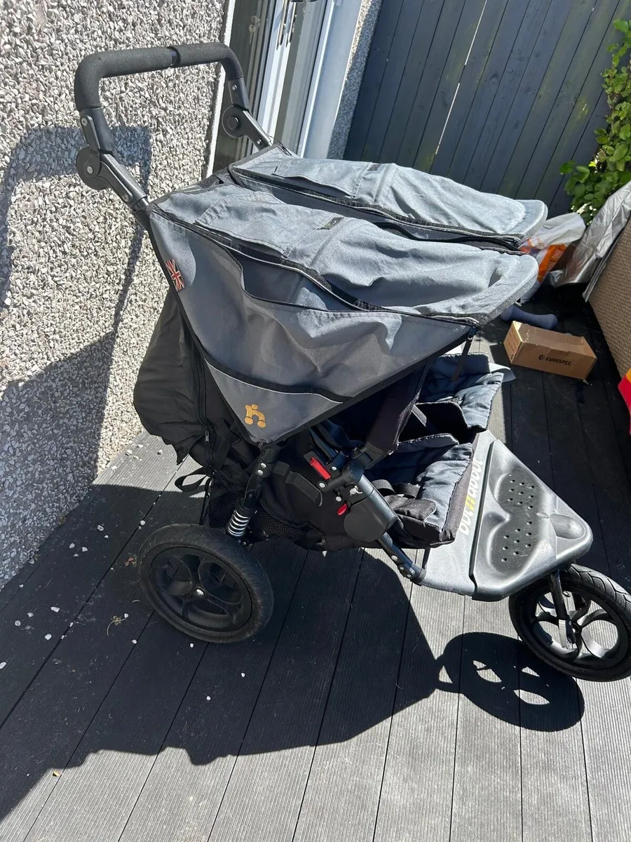 Out n about double buggy - Image 4