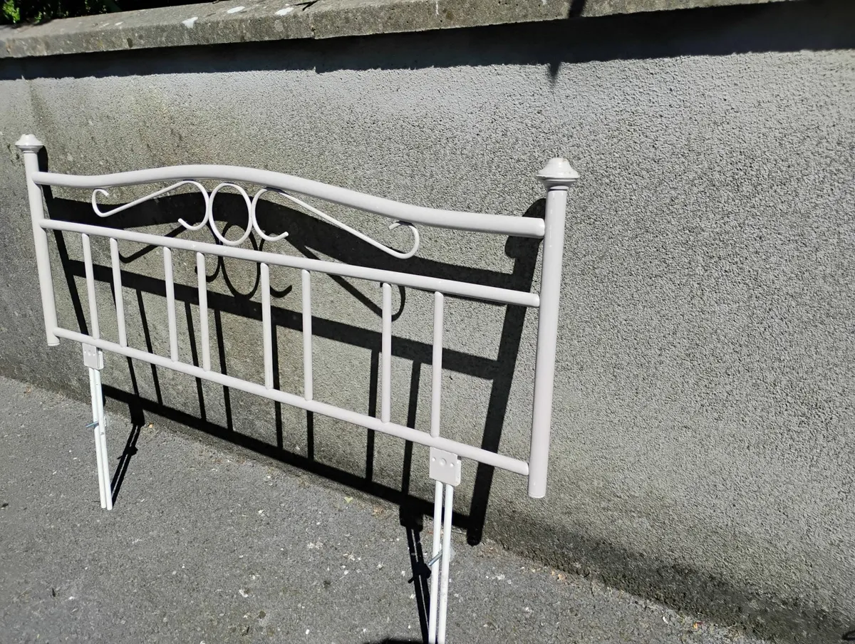 Metal headboard - Image 1
