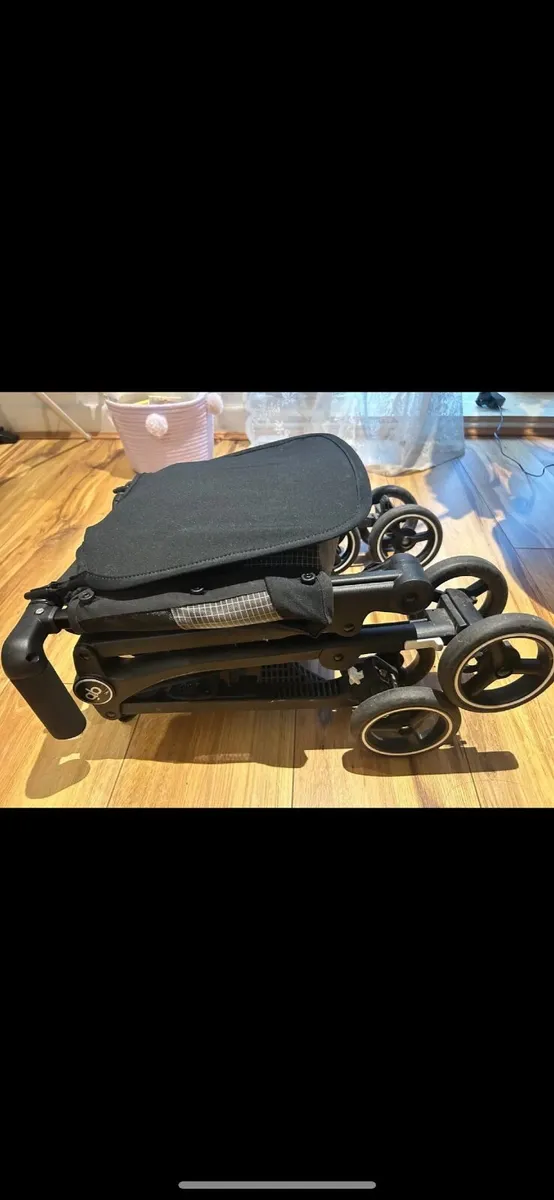 Baby pushchair - Image 1