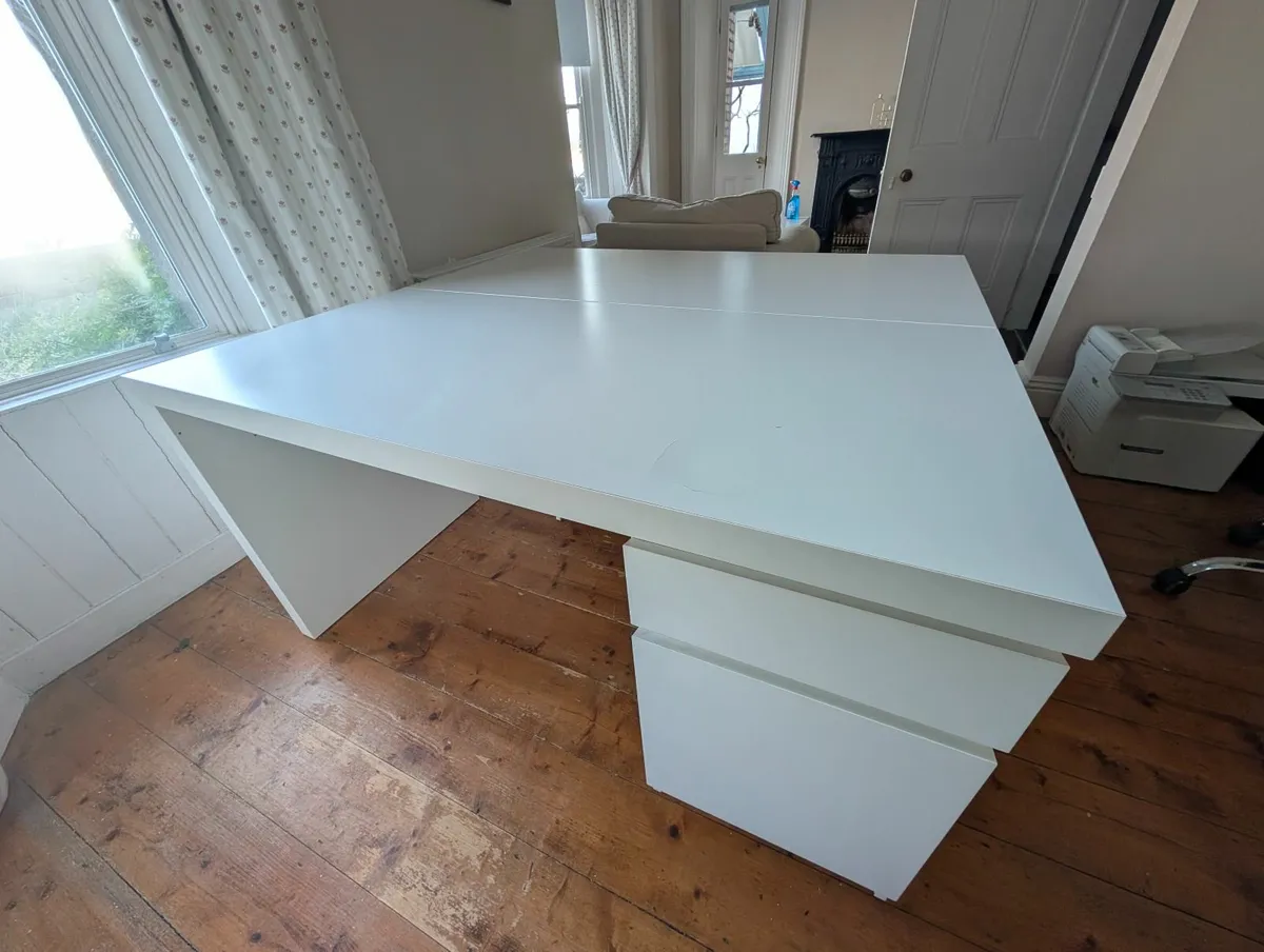 desks Malm IKEA - Image 1