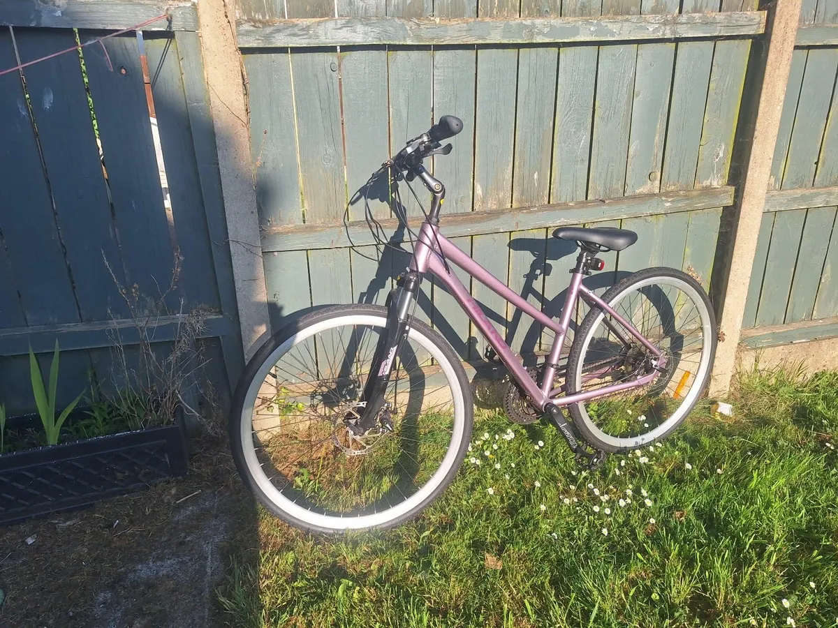 Ladies bicycle - Image 2