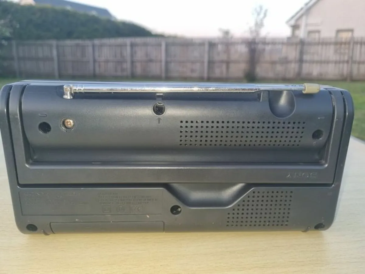 Sony Icf-m50rds Radio - Image 4