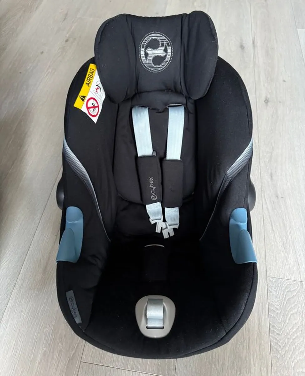 Cybex Aton M i-Size Car Seat + Base M (ISOFIX) - Deep Black - Image 2