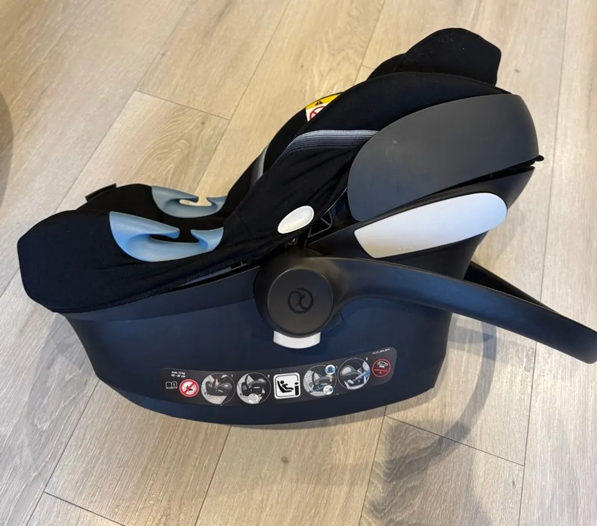 Cybex Aton M i-Size Car Seat + Base M (ISOFIX) - Deep Black - Image 3