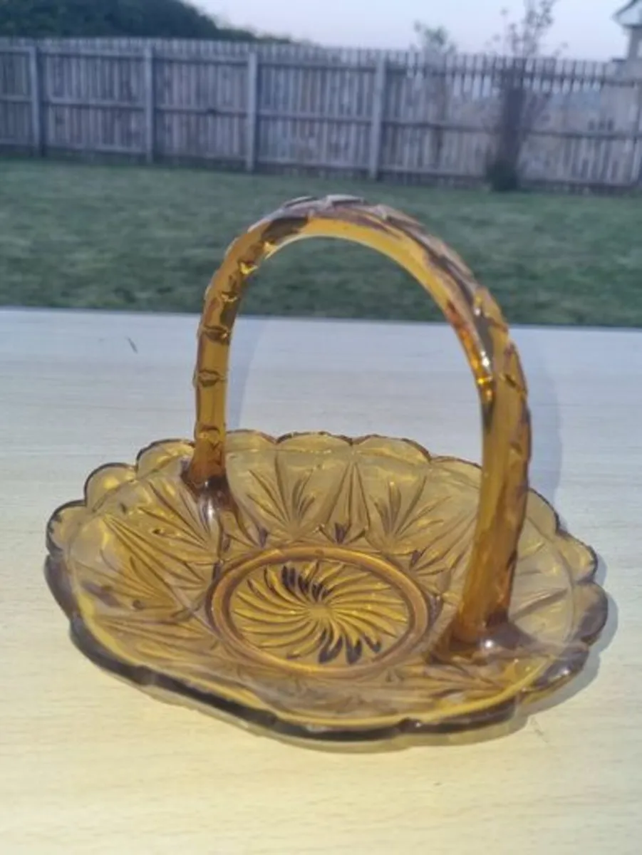 Art deco amber glass basket - Image 2