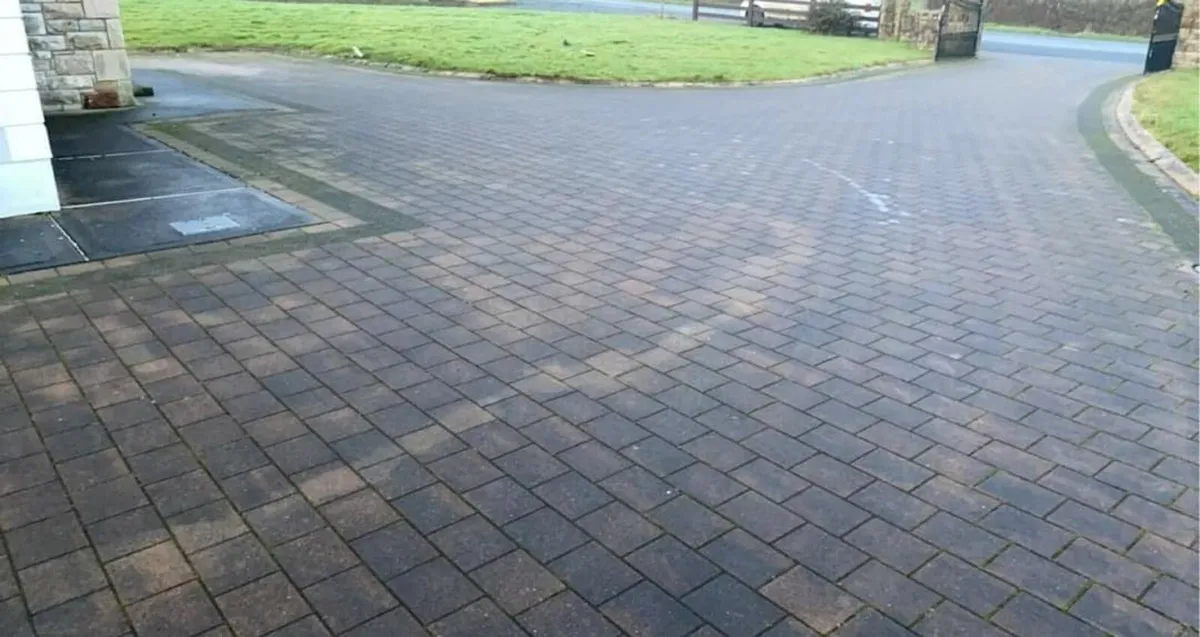 MIDLANDS  POWERWASHING SERVICES - Image 1