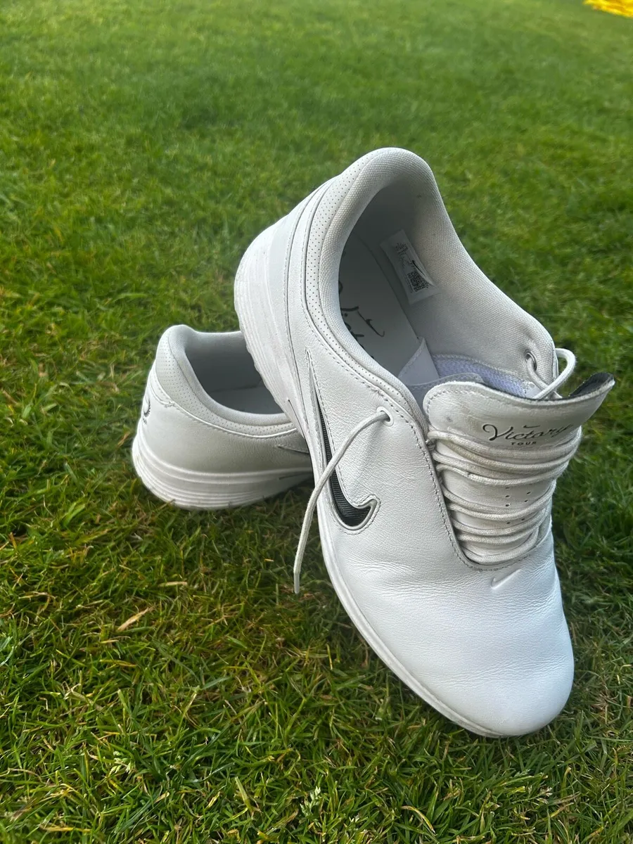Nike golf shoes - Image 1