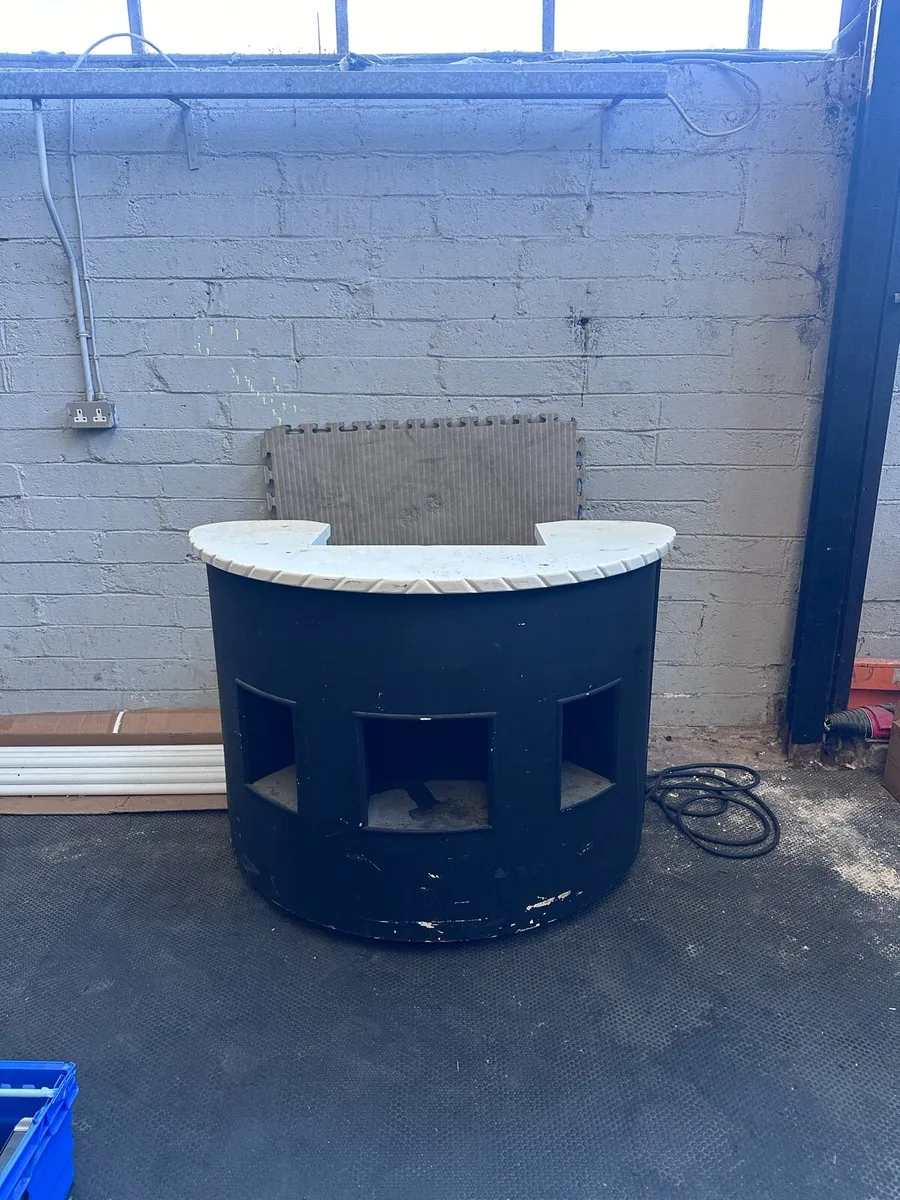 Small Bar - Image 1