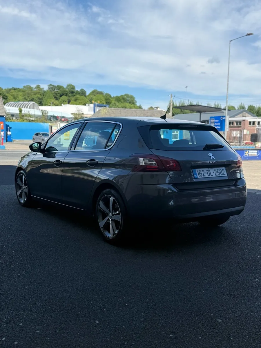 Peugeot 308 - Image 4
