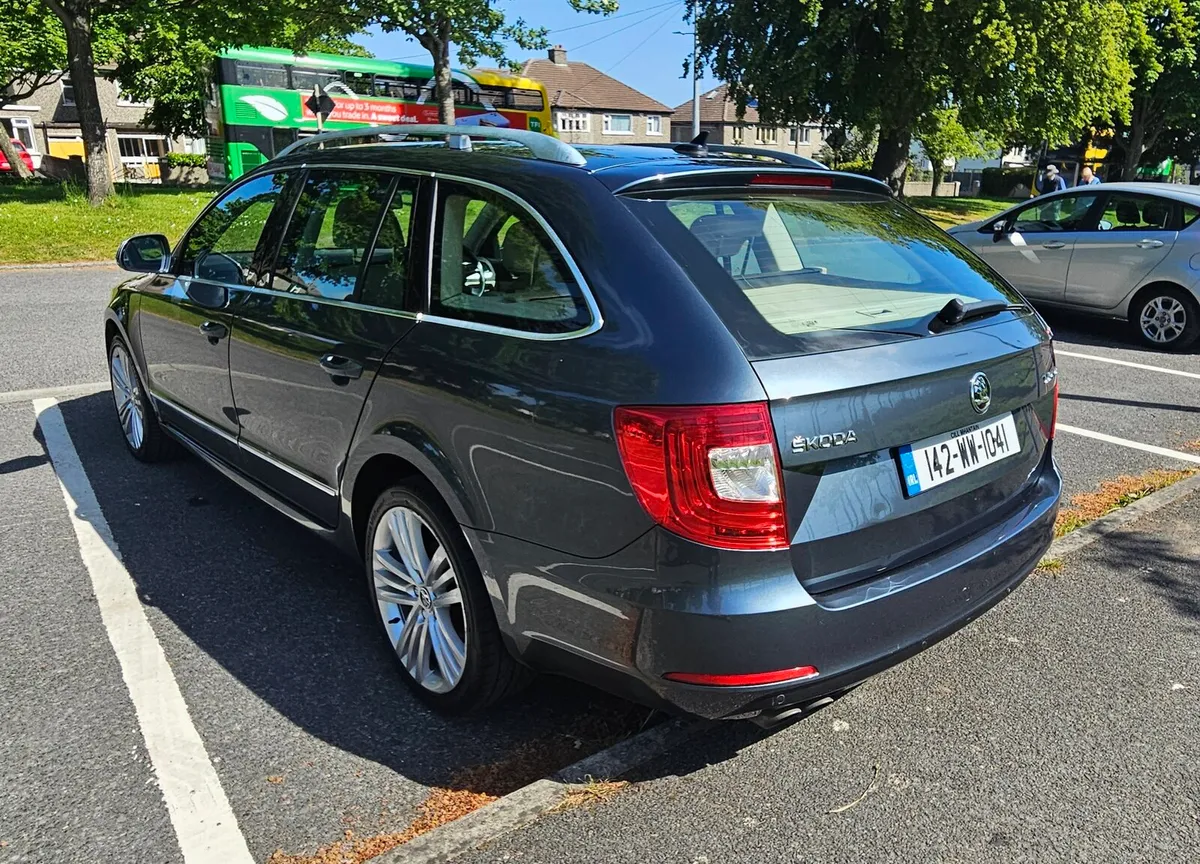 2014 Skoda Superb Estate - Full service history - Image 3