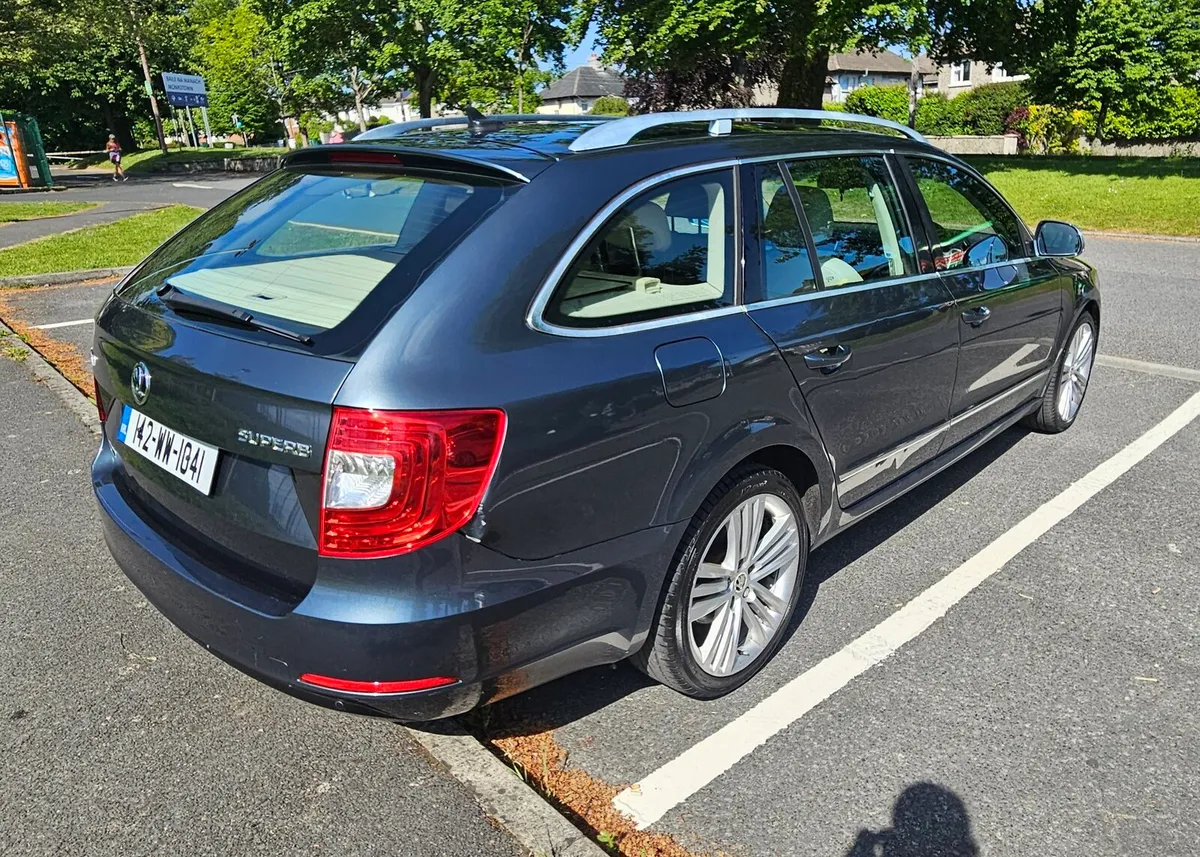 2014 Skoda Superb Estate - Full service history - Image 4