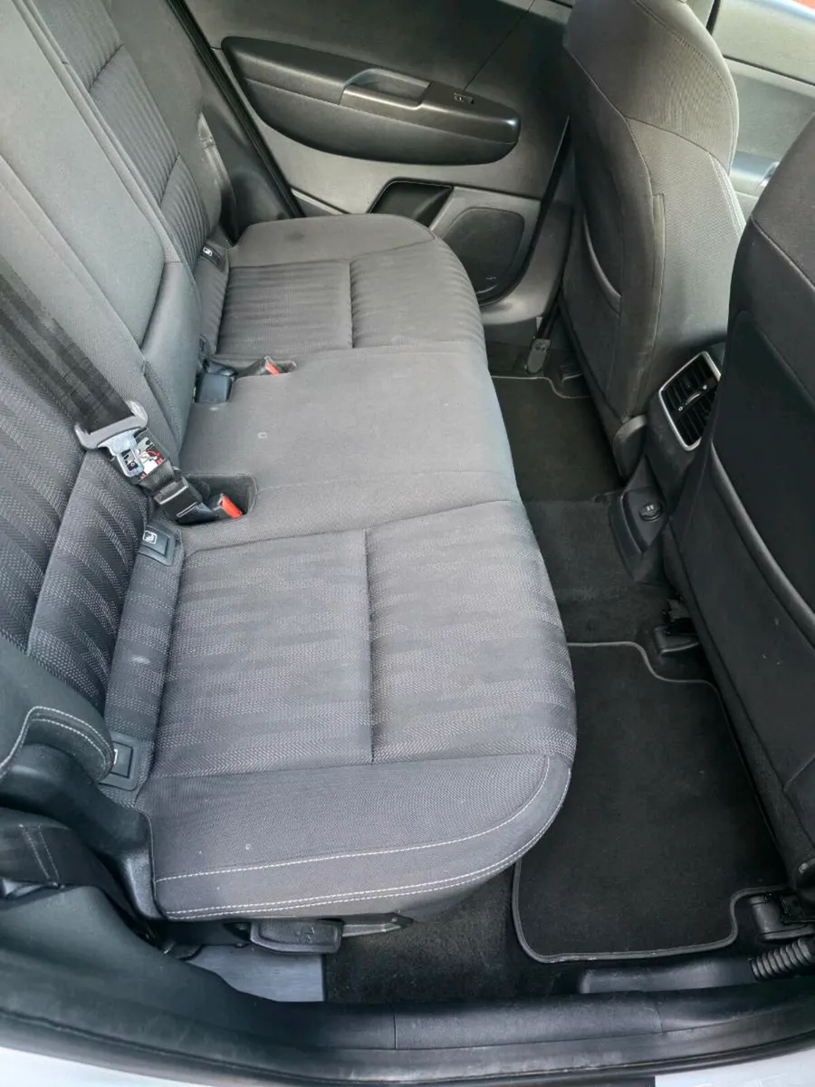 Car - Image 4