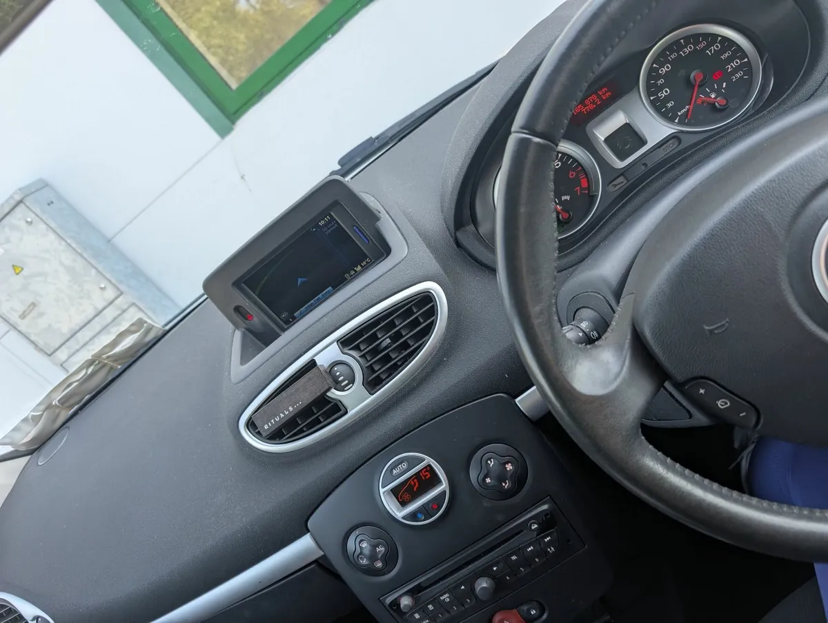 Renault Clio 2011 - Image 3