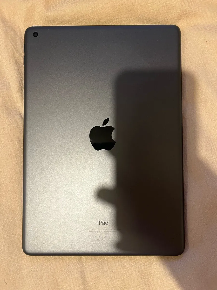iPad 9th Gen - Image 1