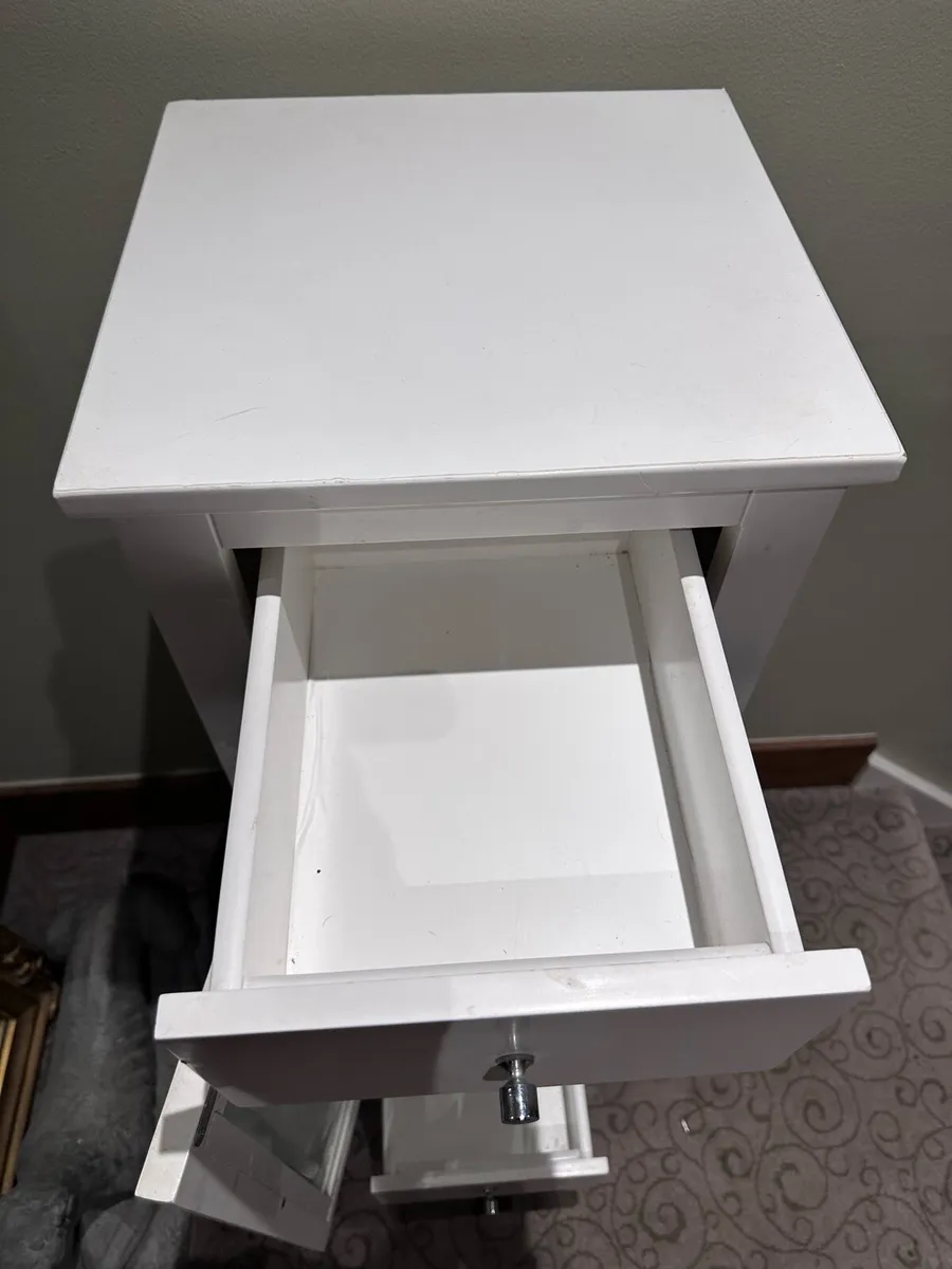 Bathroom unit - Image 1