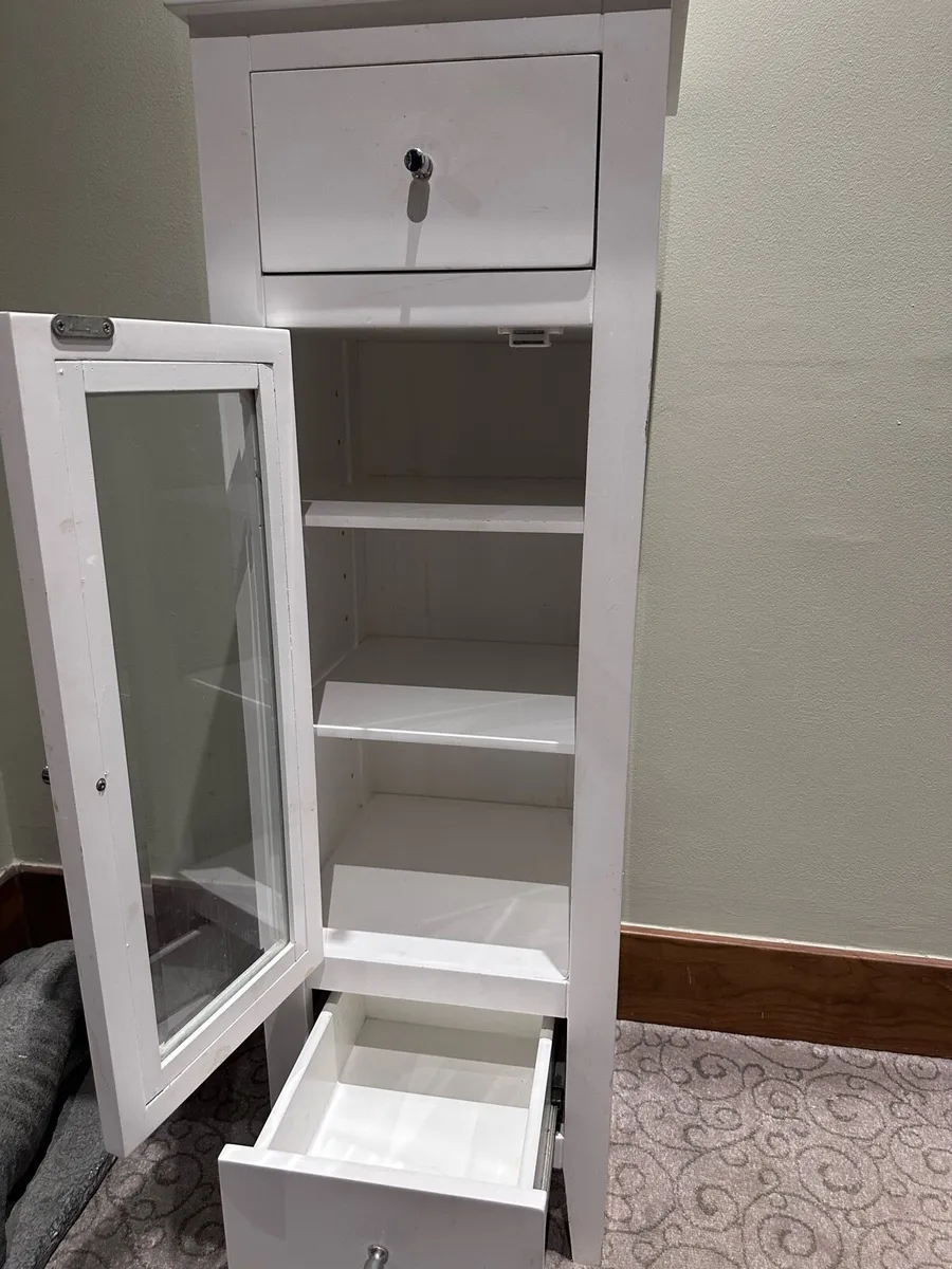 Bathroom unit - Image 2