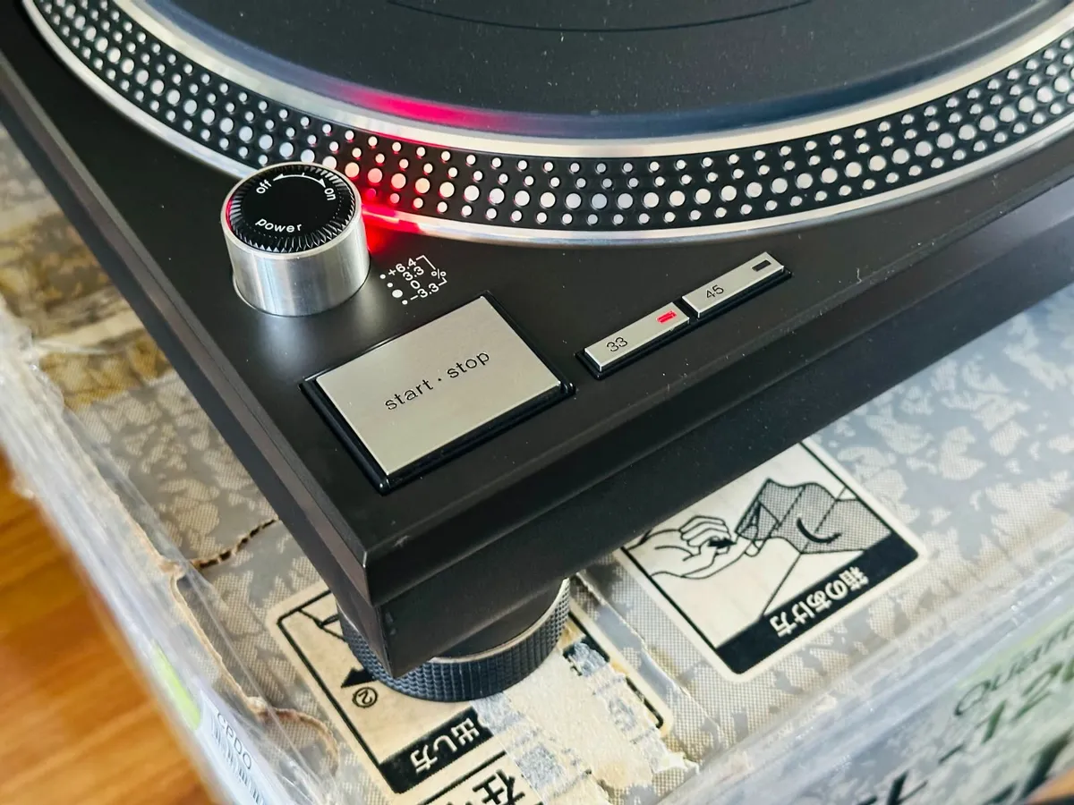 Technics SL1200 MK5 - Image 3