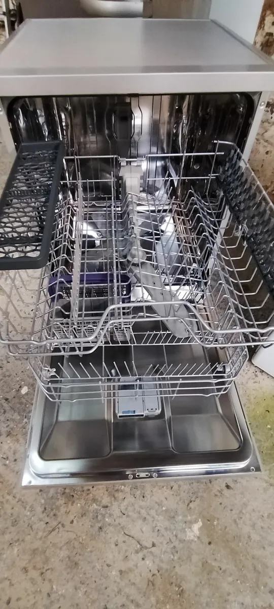 Dishwasher - Image 4