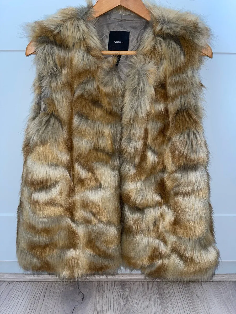 Forever21 Faux Fur Gilet L - Image 1