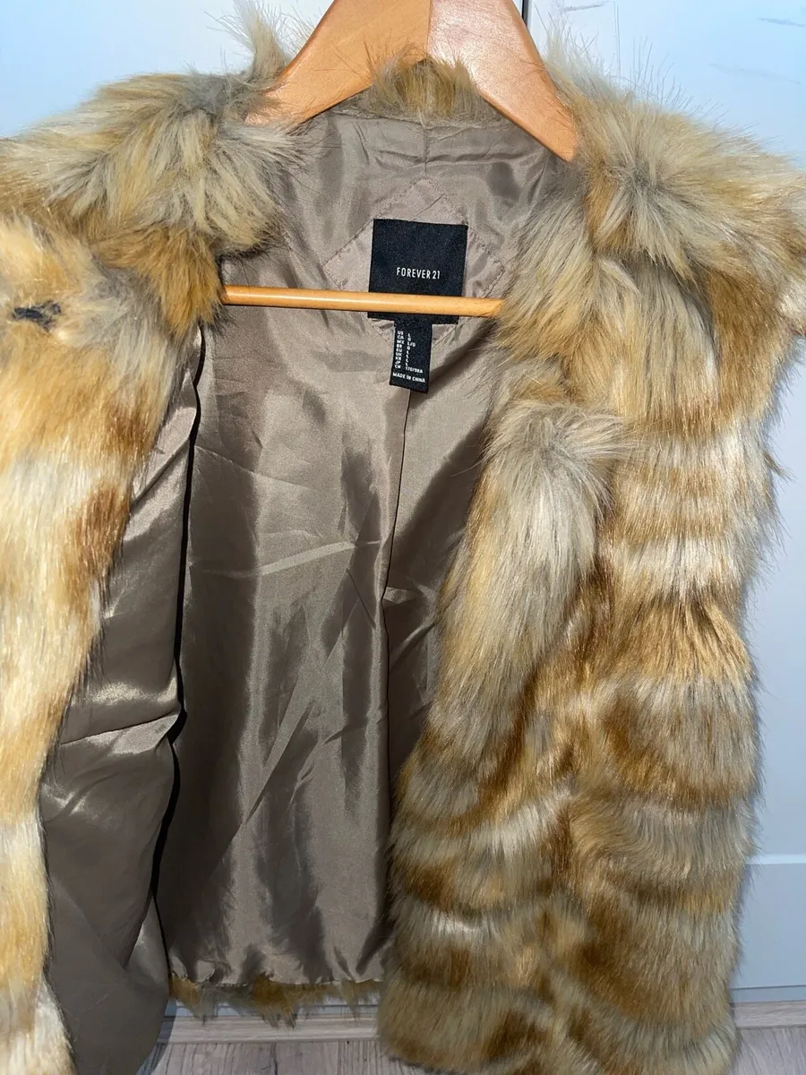 Forever21 Faux Fur Gilet L - Image 2