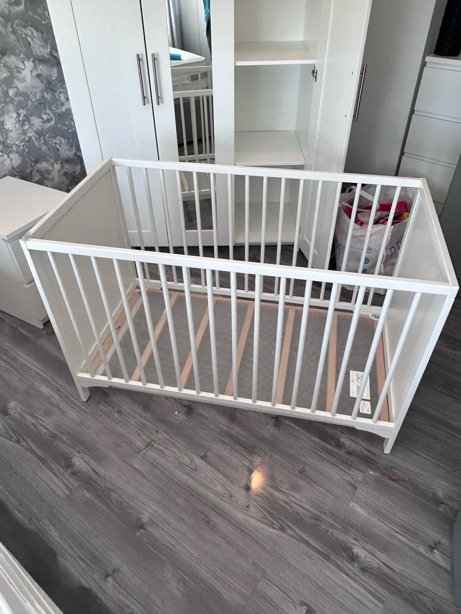 Baby cot - Image 2