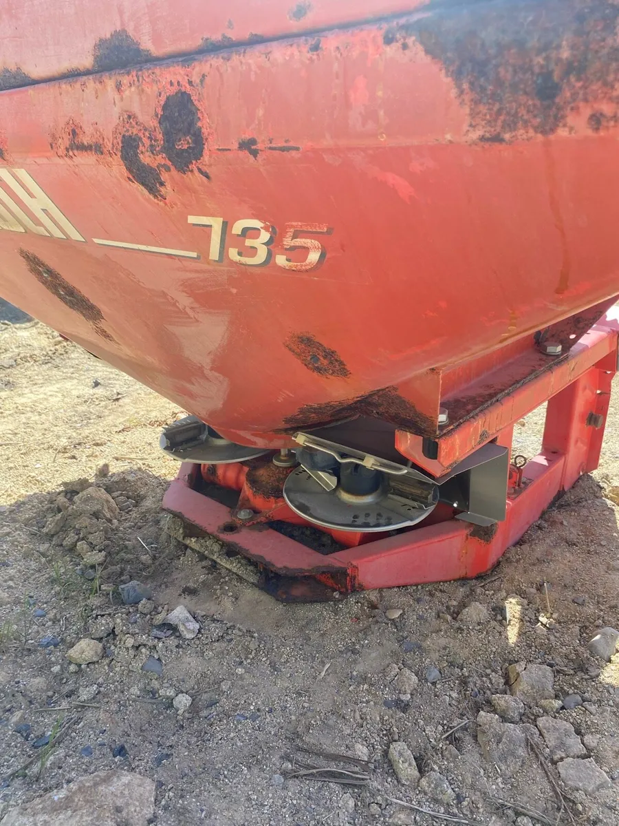 Rauch fertiliser spreader - Image 3