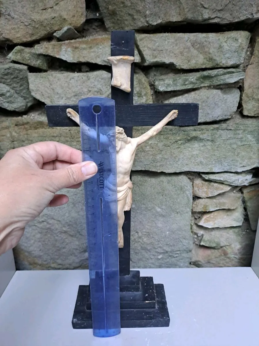 Vintage religious figurine - Image 2