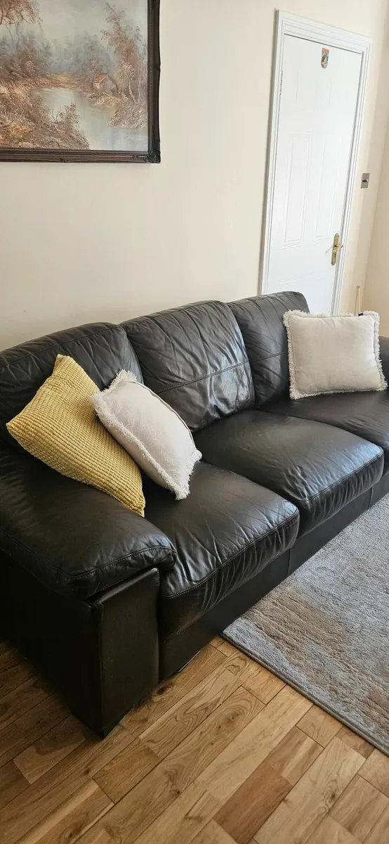 sofa - Image 2