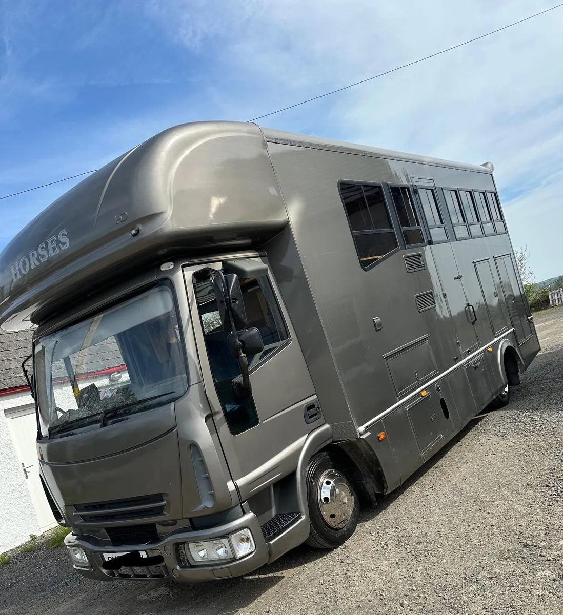 Horse lorry - Image 1
