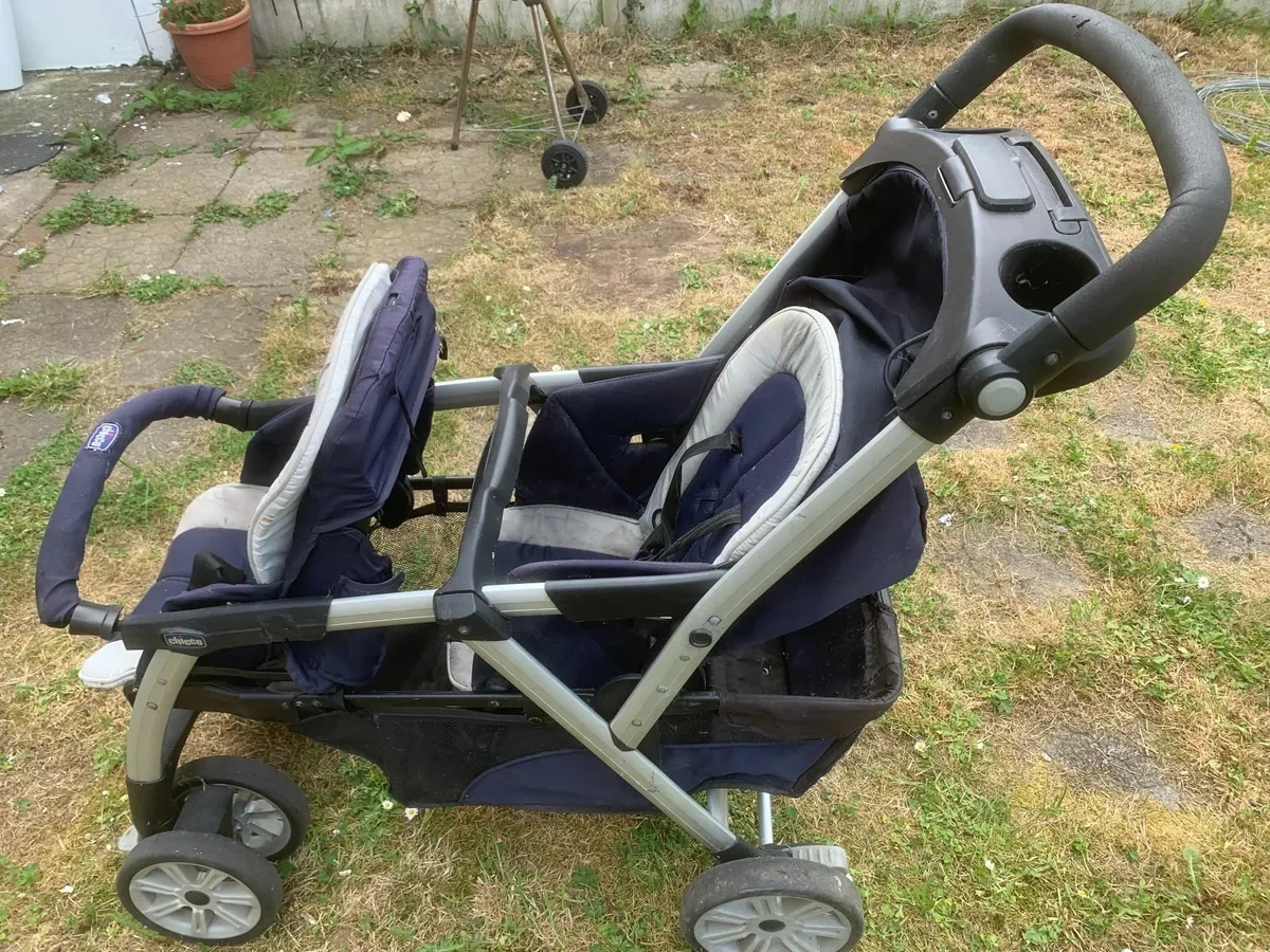 twin children buggy - Image 1