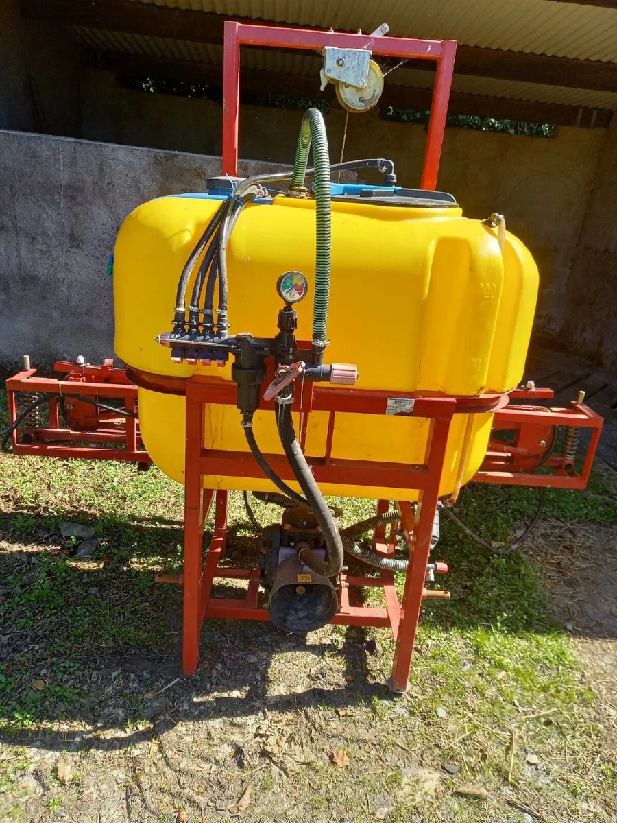 300 litre tractor boom sprayer - Image 1