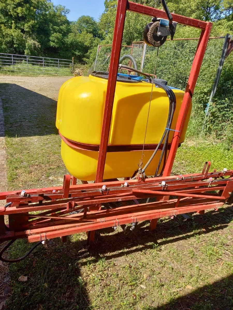 300 litre tractor boom sprayer - Image 3