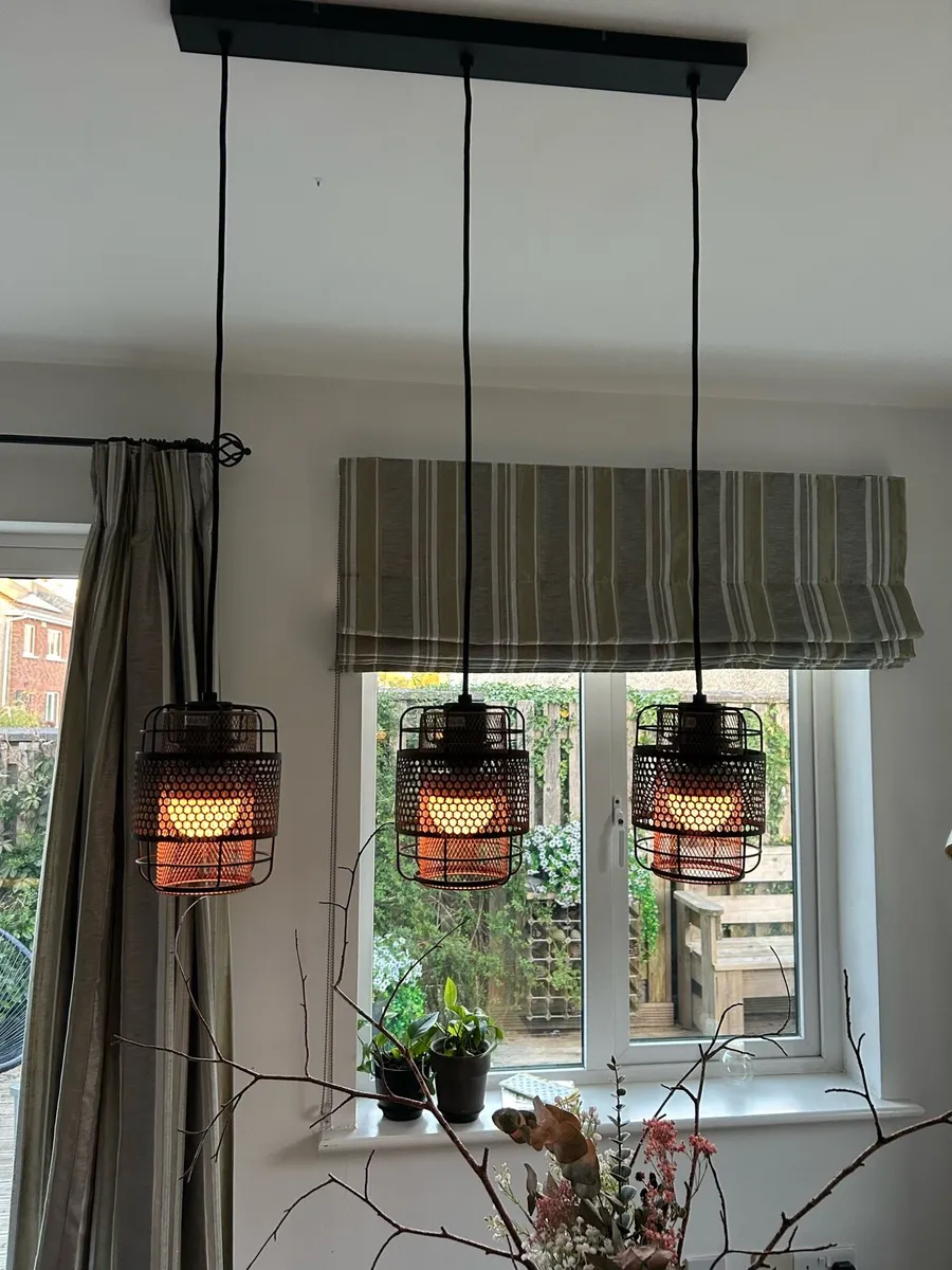 Ceiling pendant light - Image 1