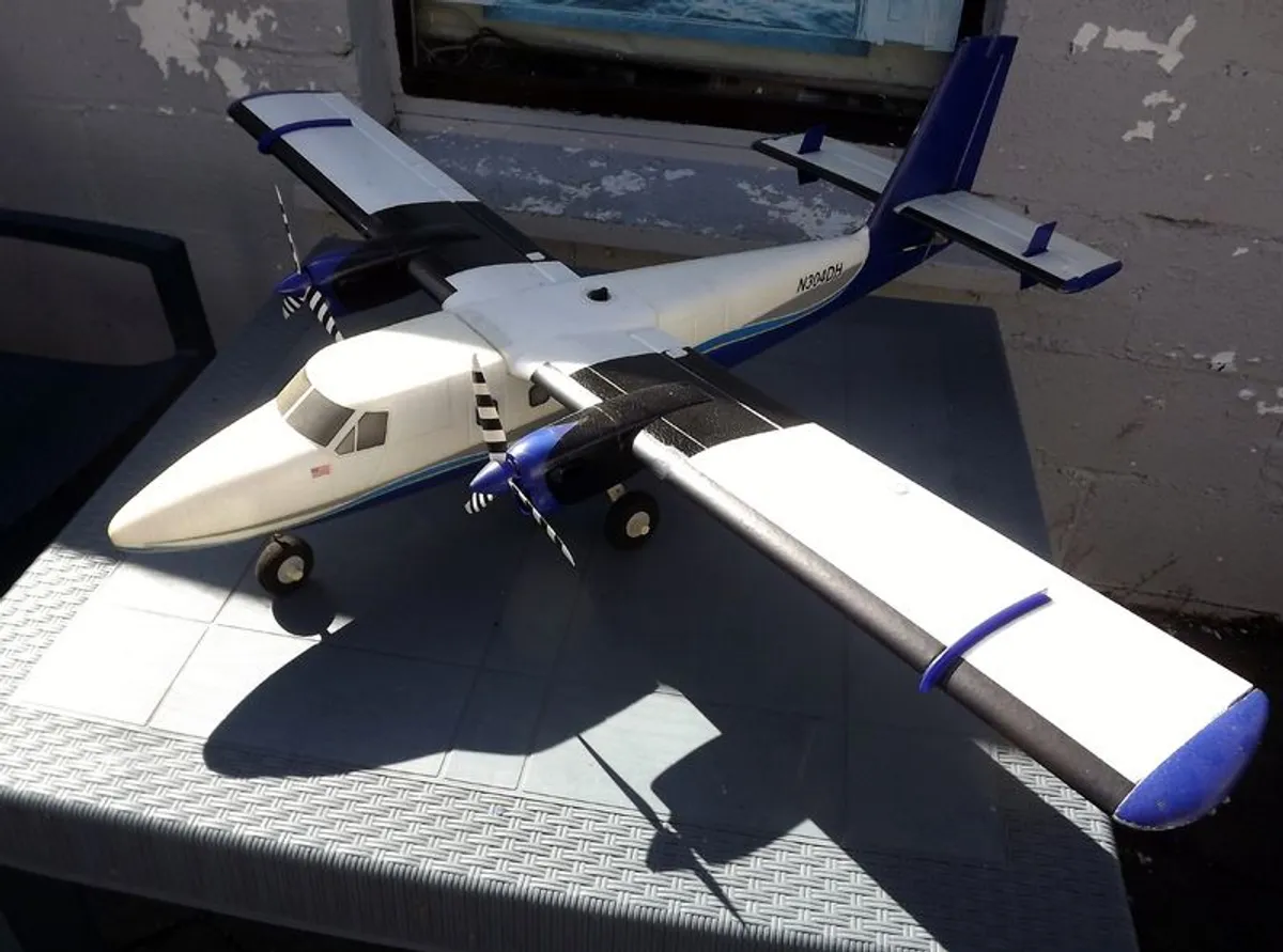 R/c Twin Otter - Image 1