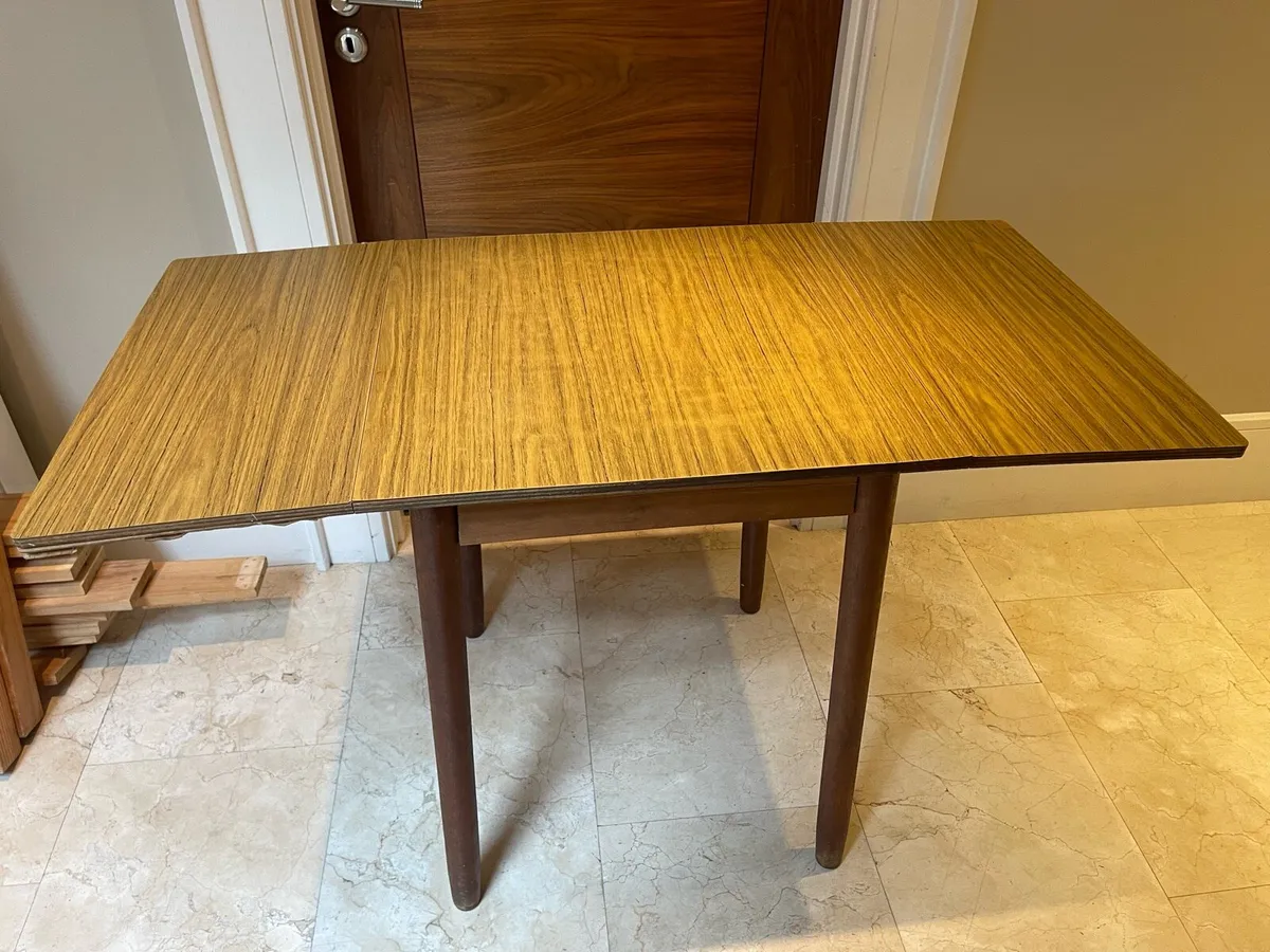 Compact 4 Seater Extendable Kitchen Dining Table - Image 1