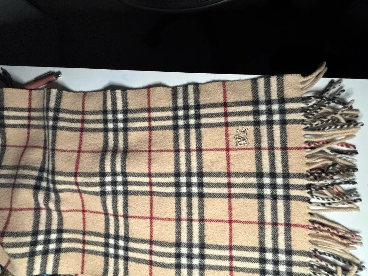 Burberry scarf [REAL] - Image 2