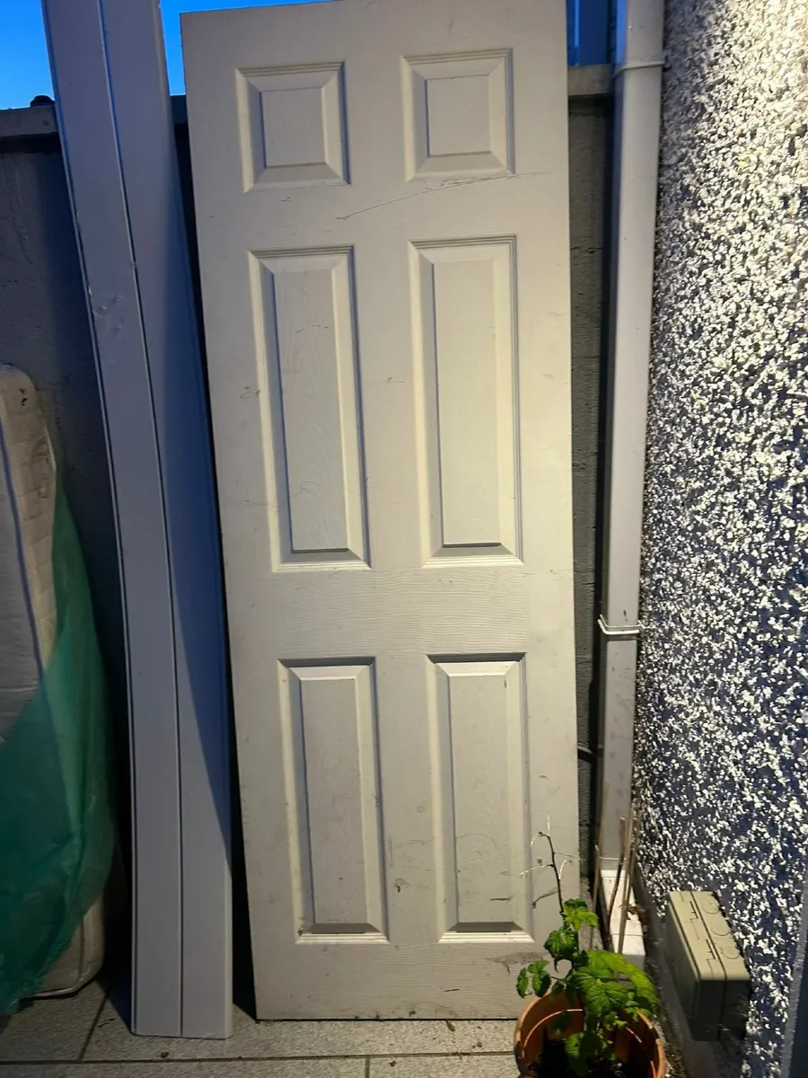 Door and handles - Image 1