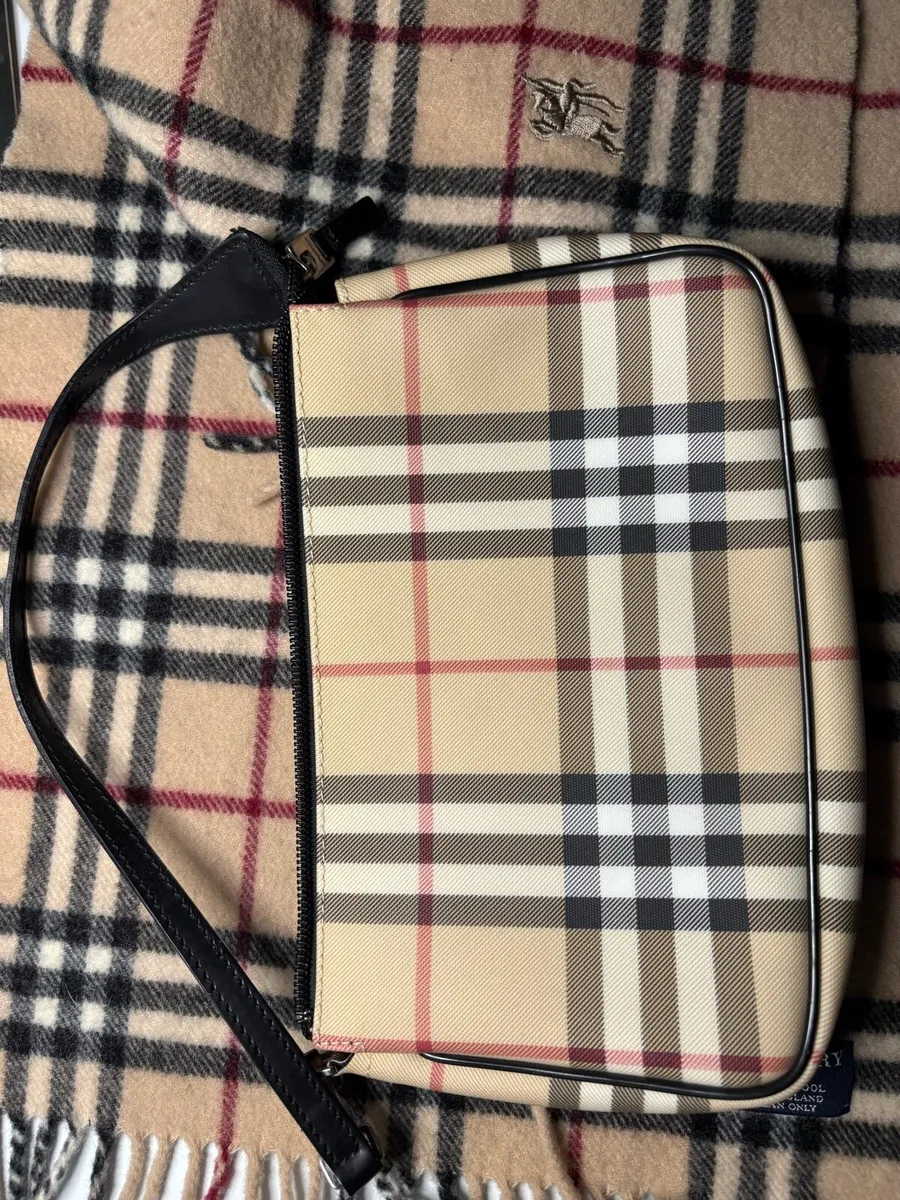 Burberry Handbag [REAL] - Image 1